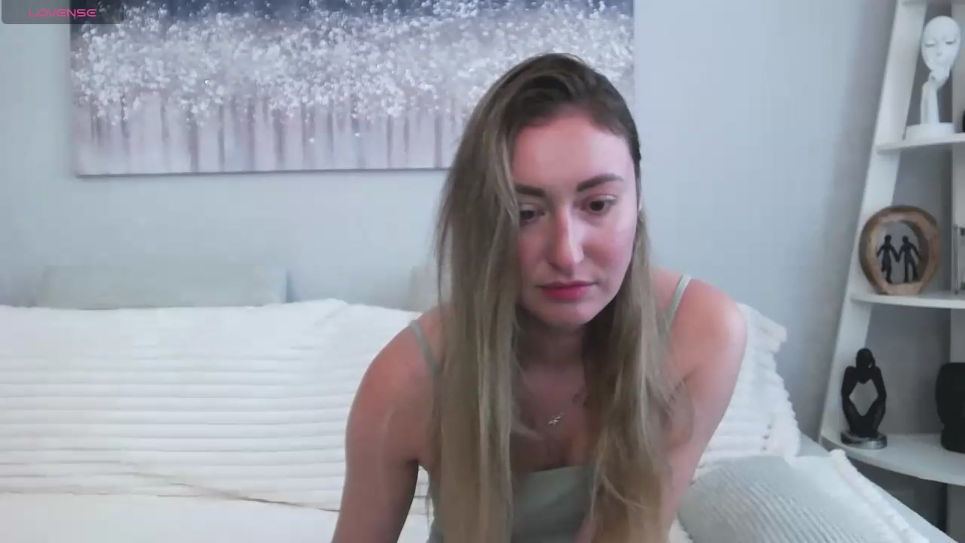 Gallery image thumbnail from Veronica_4u's myfreecams stream on, 08/29/2026, 12:28 image 16 of 20