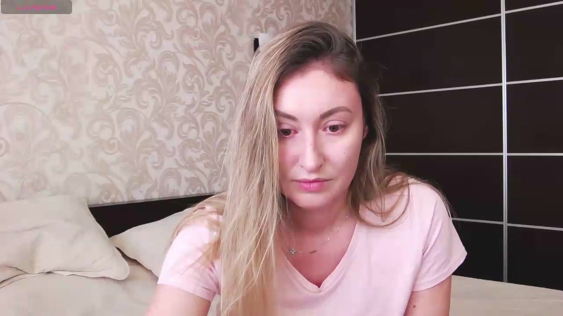 Gallery image thumbnail from Veronica_4u's myfreecams stream on, 09/05/2026, 14:25 image 8 of 20
