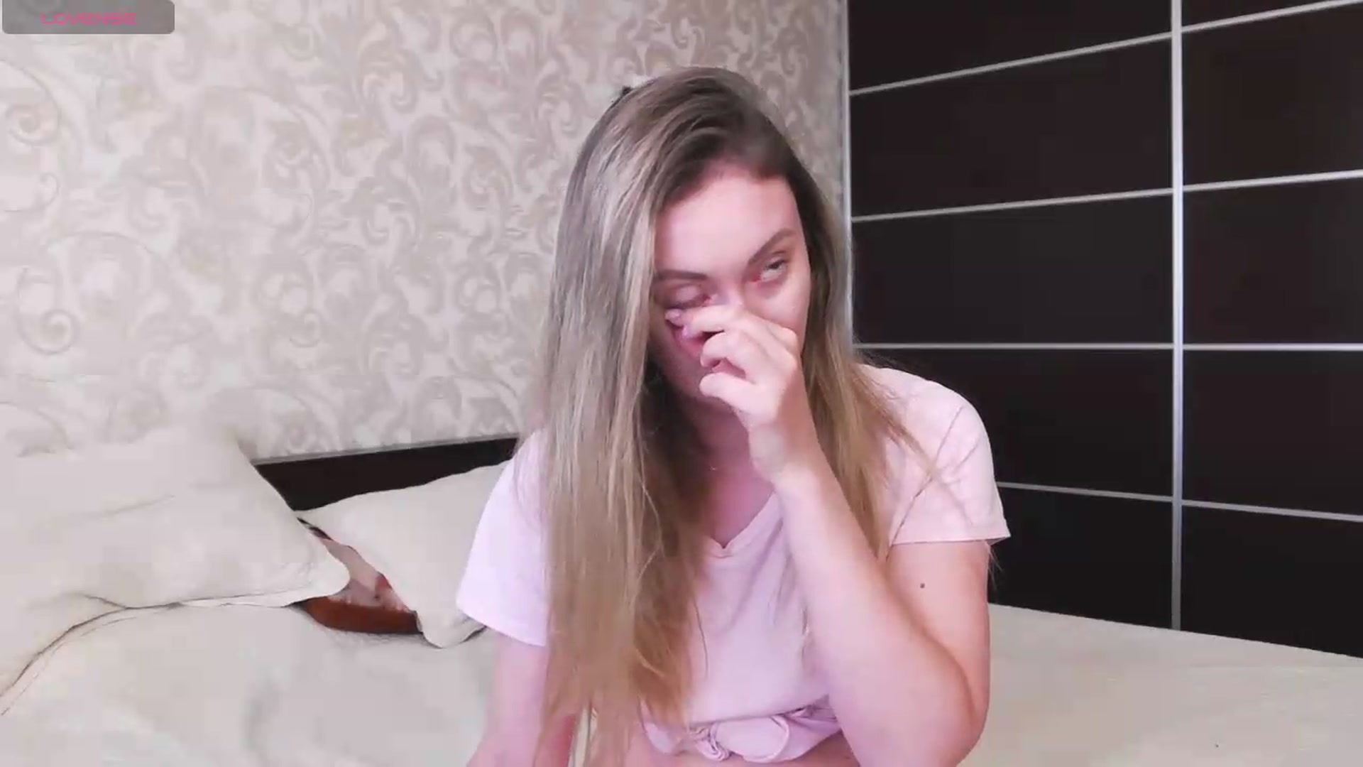 Gallery image thumbnail from Veronica_4u's myfreecams stream on, 09/05/2026, 14:25 image 2 of 20