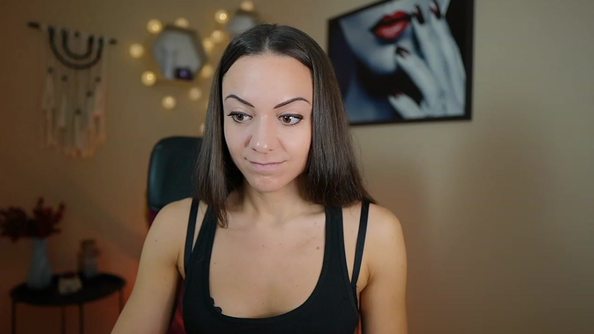 Gallery image thumbnail from Veronica_More's myfreecams stream on, 12/13/2023, 10:29 image 8 of 20