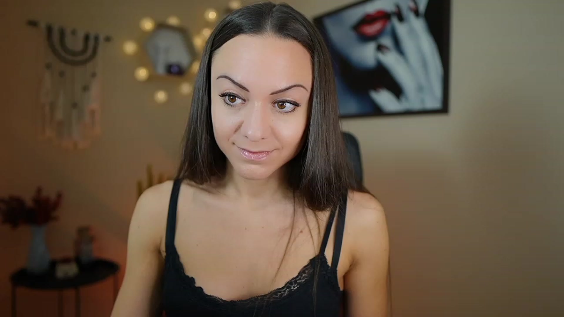 Gallery image thumbnail from Veronica_More's myfreecams stream on, 12/14/2023, 12:04 image 10 of 20