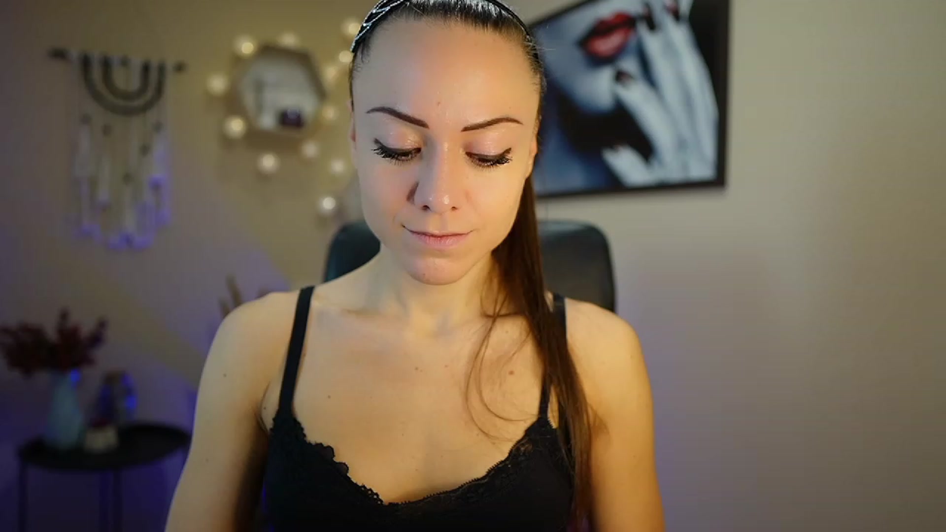 Gallery image thumbnail from Veronica_More's myfreecams stream on, 01/05/2024, 10:37 image 17 of 20