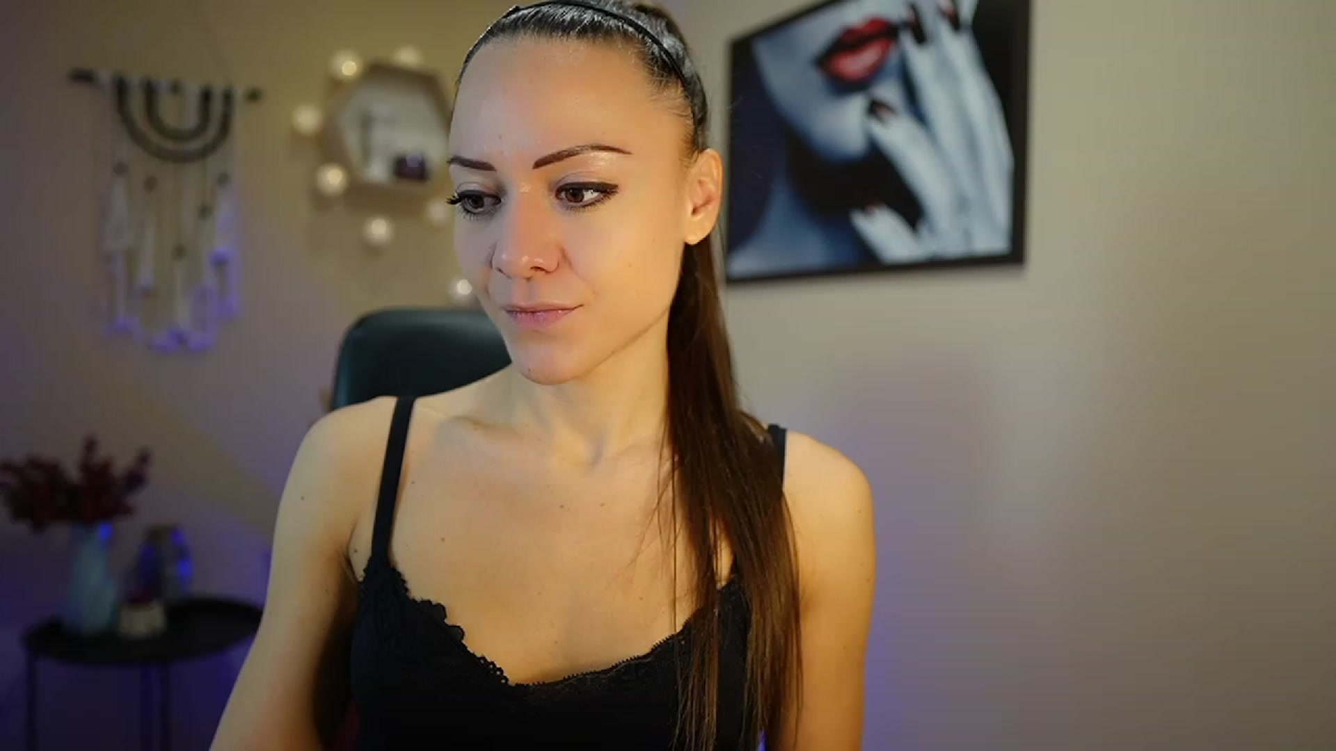 Gallery image thumbnail from Veronica_More's myfreecams stream on, 01/05/2024, 10:37 image 9 of 20