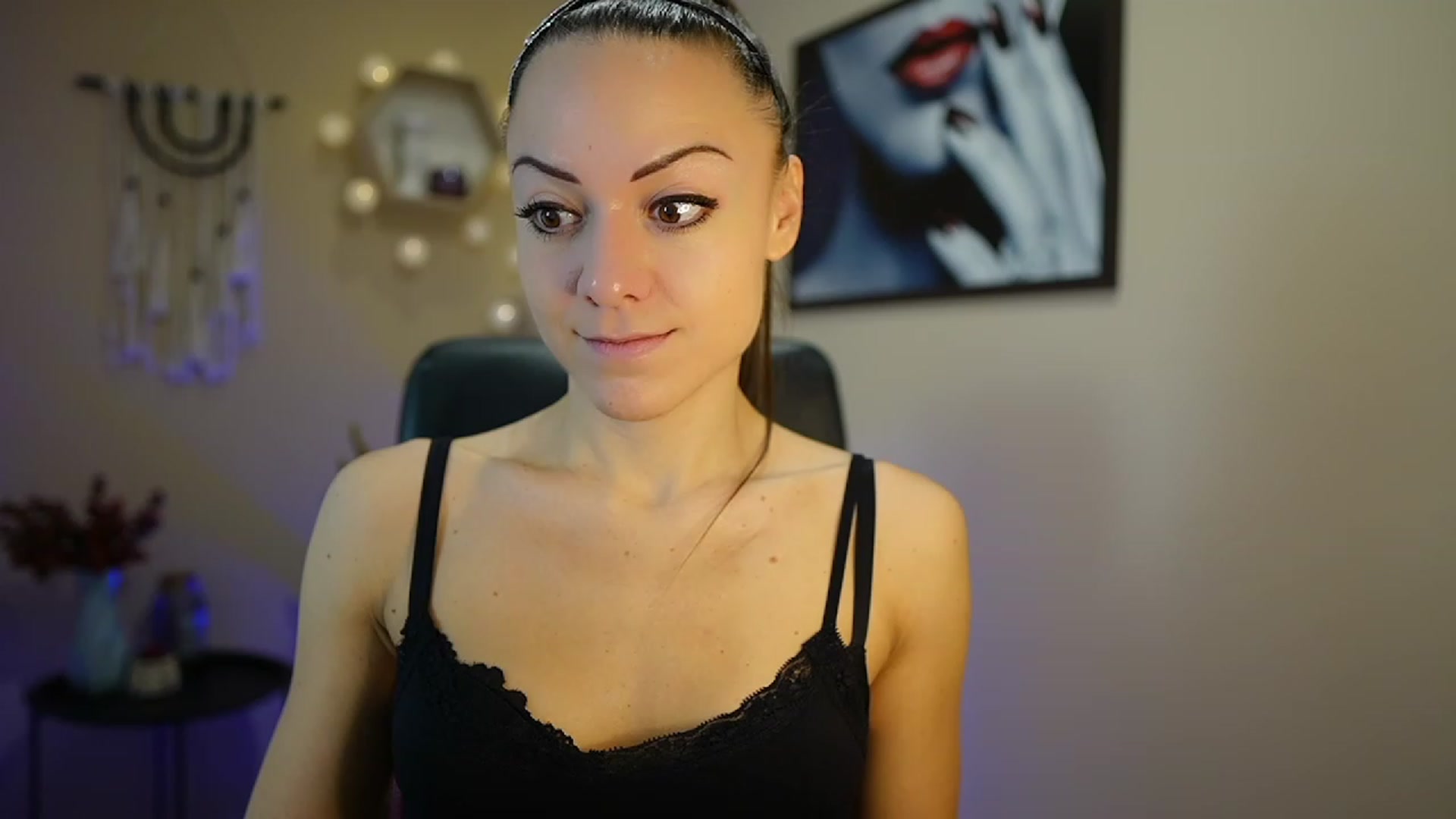 Gallery image thumbnail from Veronica_More's myfreecams stream on, 01/05/2024, 10:37 image 2 of 20