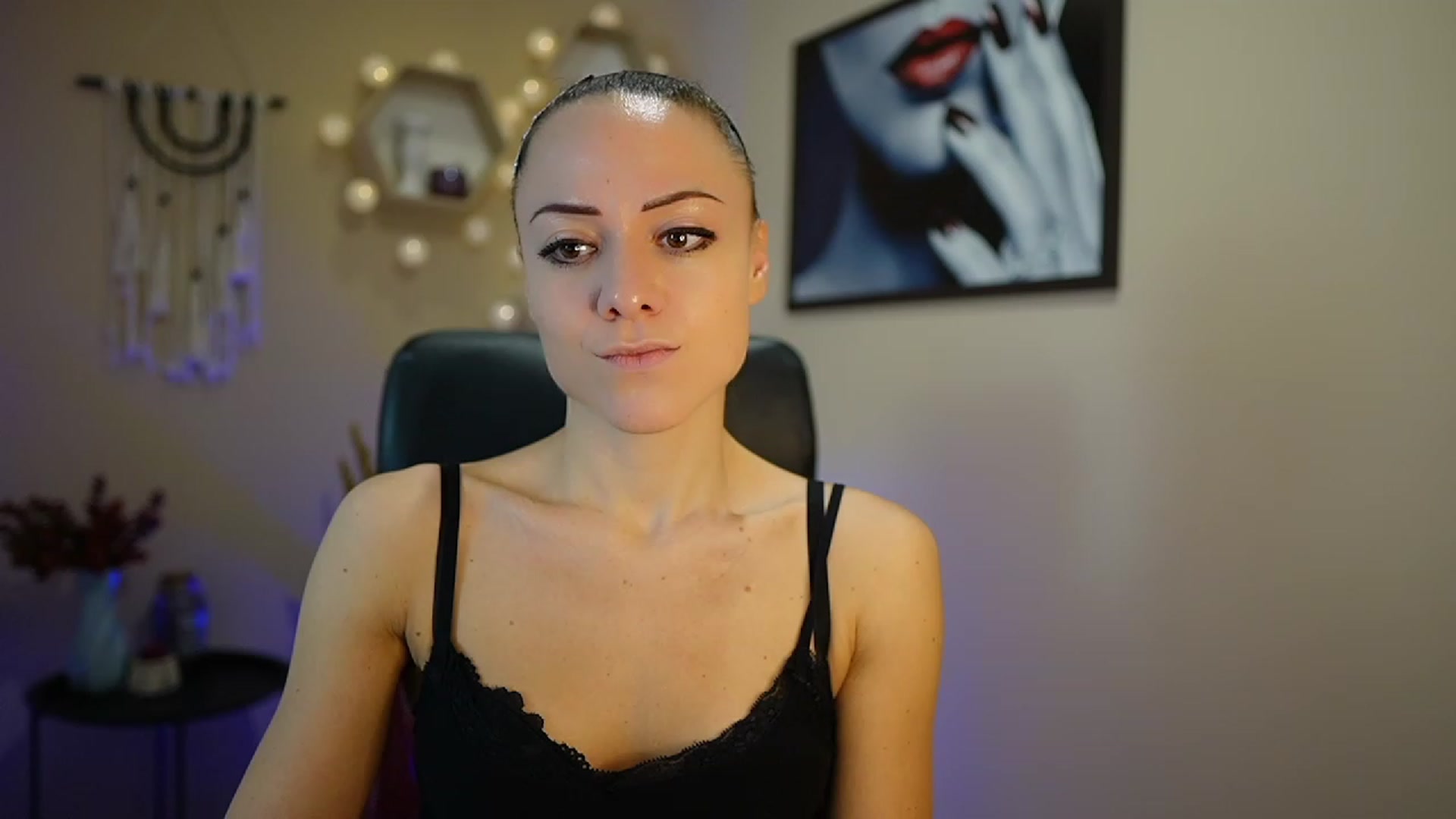 Gallery image thumbnail from Veronica_More's myfreecams stream on, 01/05/2024, 13:52 image 12 of 20