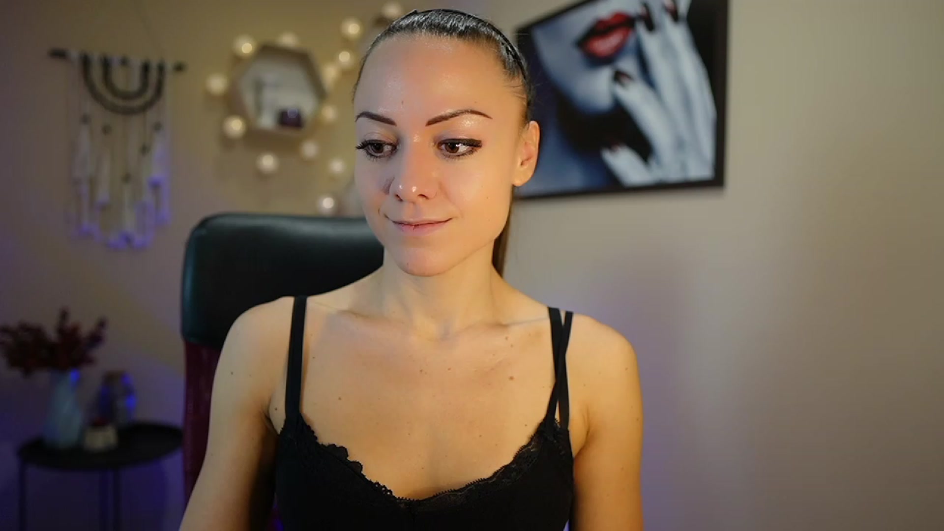 Gallery image thumbnail from Veronica_More's myfreecams stream on, 01/05/2024, 13:52 image 10 of 20