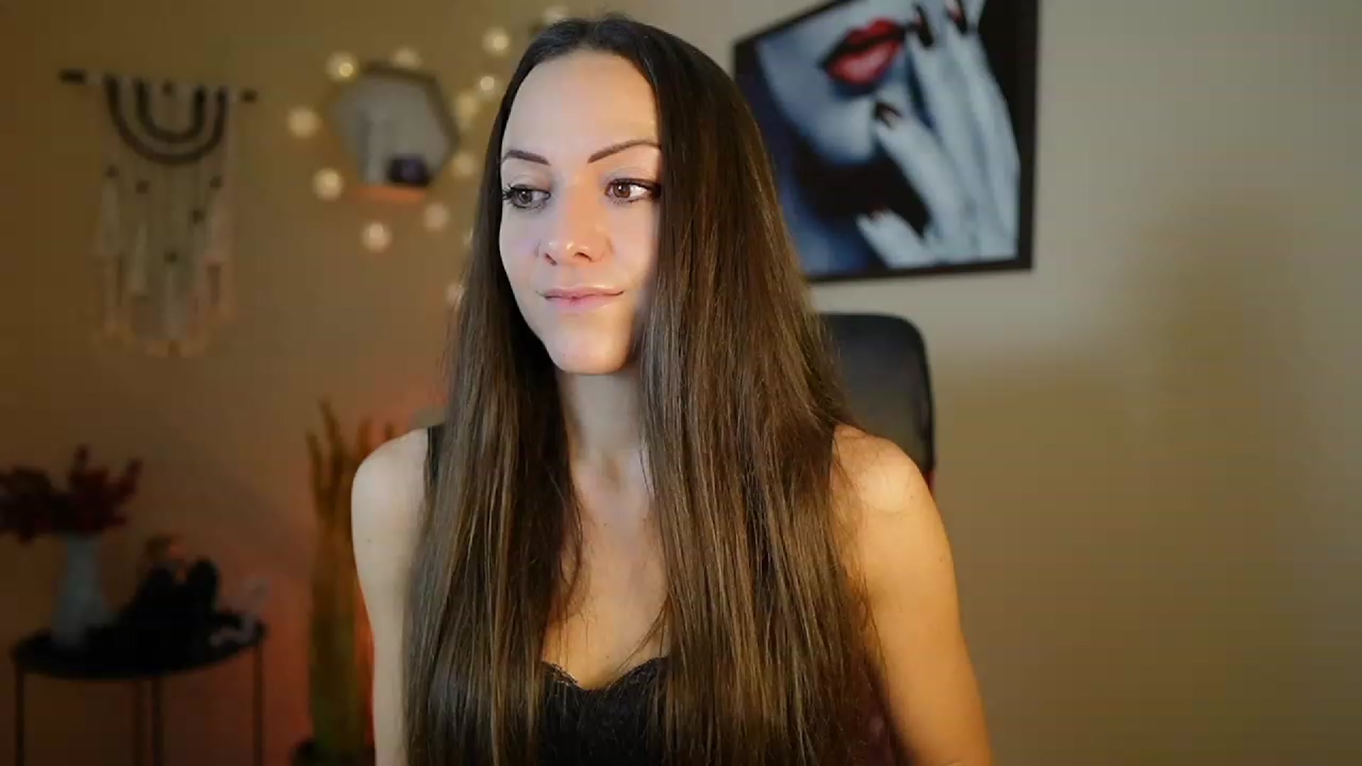 Gallery image thumbnail from Veronica_More's myfreecams stream on, 01/09/2024, 09:51 image 16 of 20