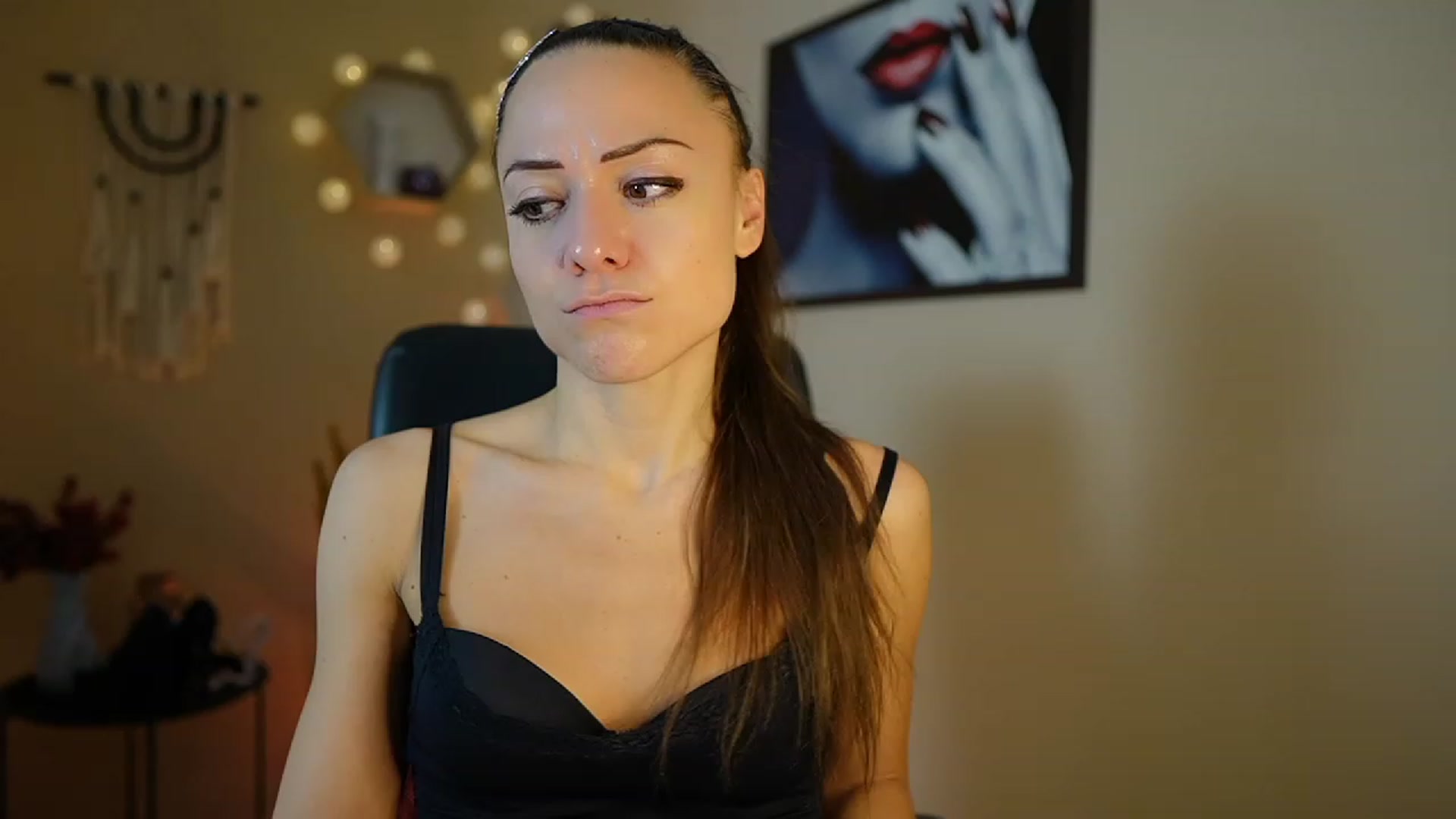 Gallery image thumbnail from Veronica_More's myfreecams stream on, 01/10/2024, 11:03 image 3 of 20