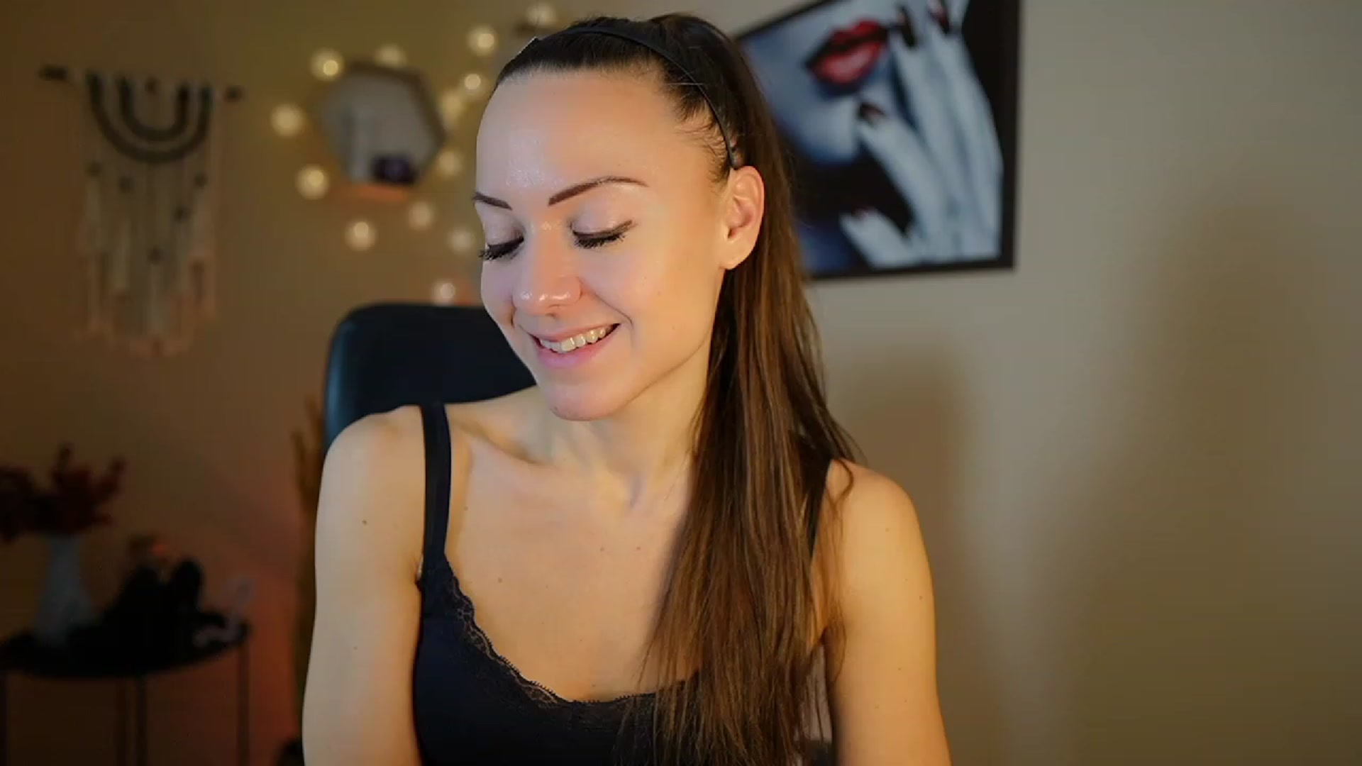 Gallery image thumbnail from Veronica_More's myfreecams stream on, 01/10/2024, 13:52 image 10 of 20