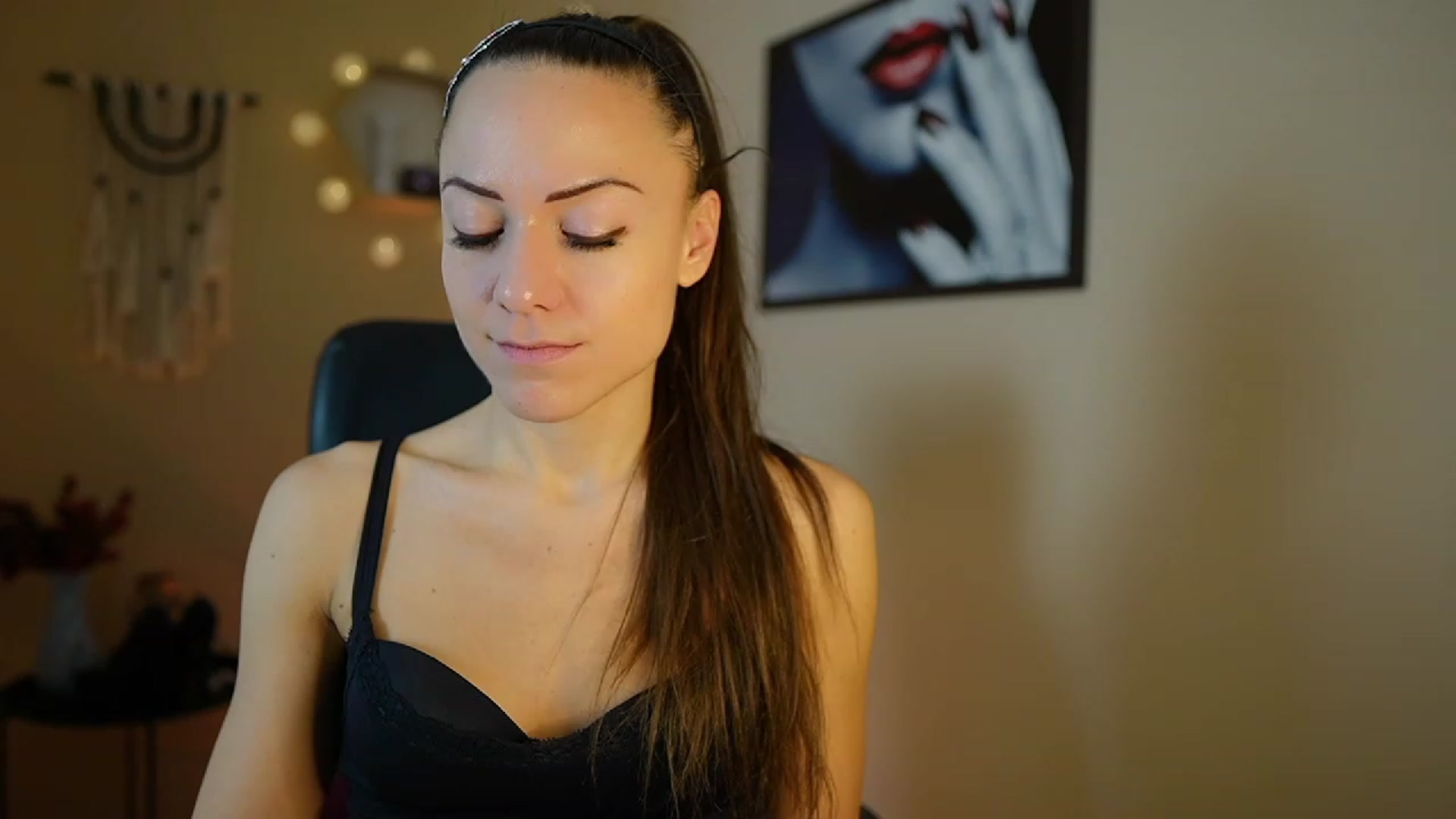 Gallery image thumbnail from Veronica_More's myfreecams stream on, 01/10/2024, 13:52 image 4 of 20