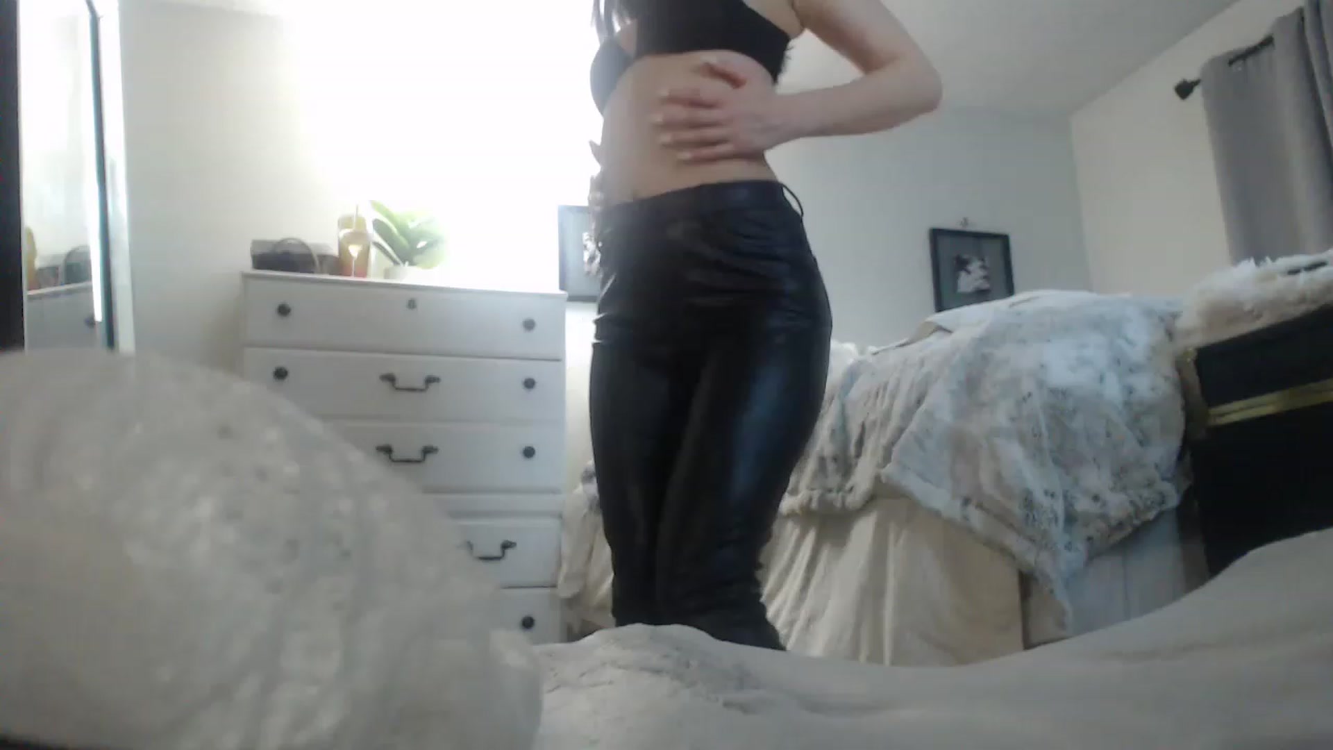 Gallery image thumbnail from Veronika_Vega's myfreecams stream on, 03/16/2023, 09:10 image 7 of 20