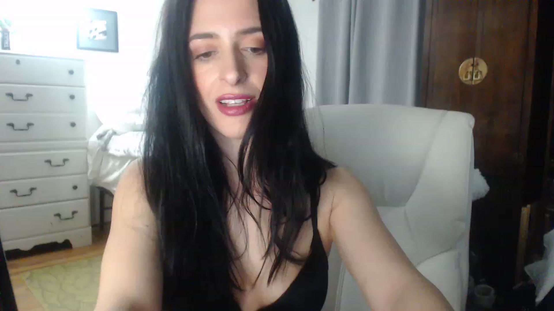 Gallery image thumbnail from Veronika_Vega's myfreecams stream on, 03/16/2023, 09:10 image 18 of 20