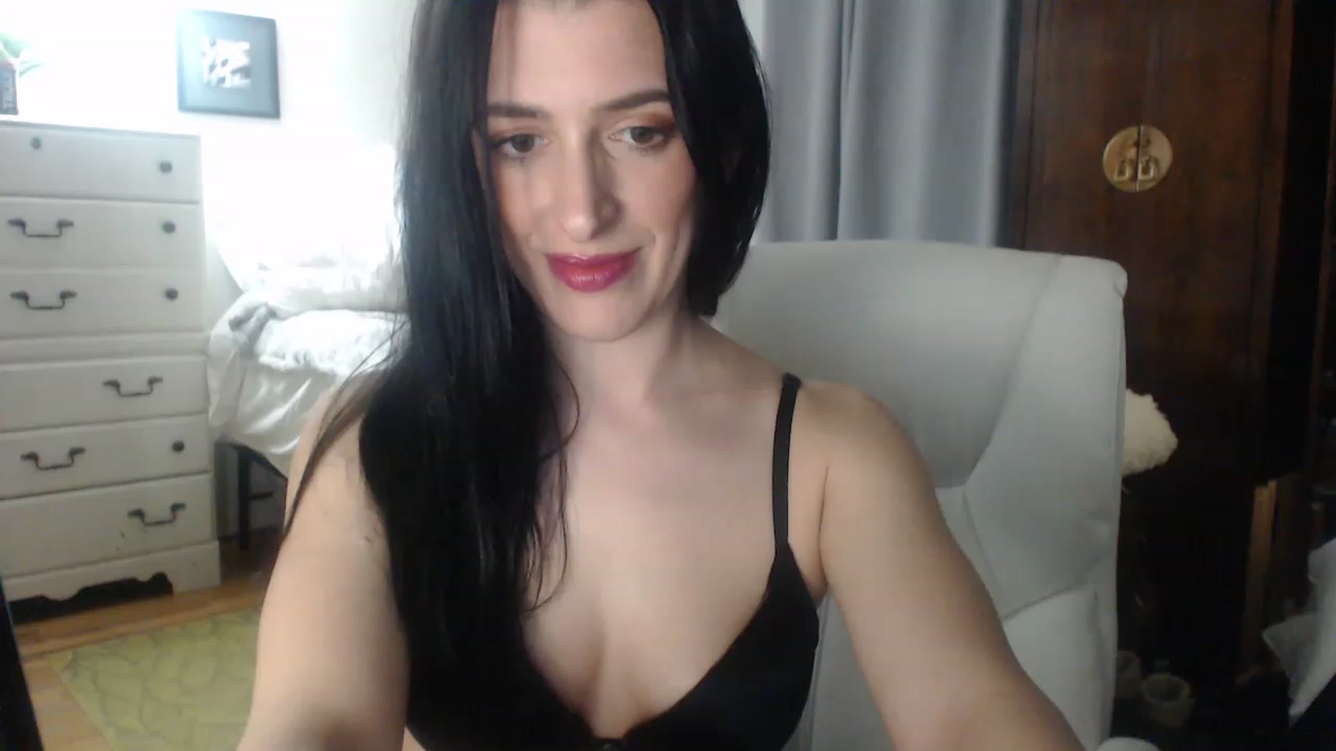 Gallery image thumbnail from Veronika_Vega's myfreecams stream on, 03/16/2023, 09:10 image 14 of 20