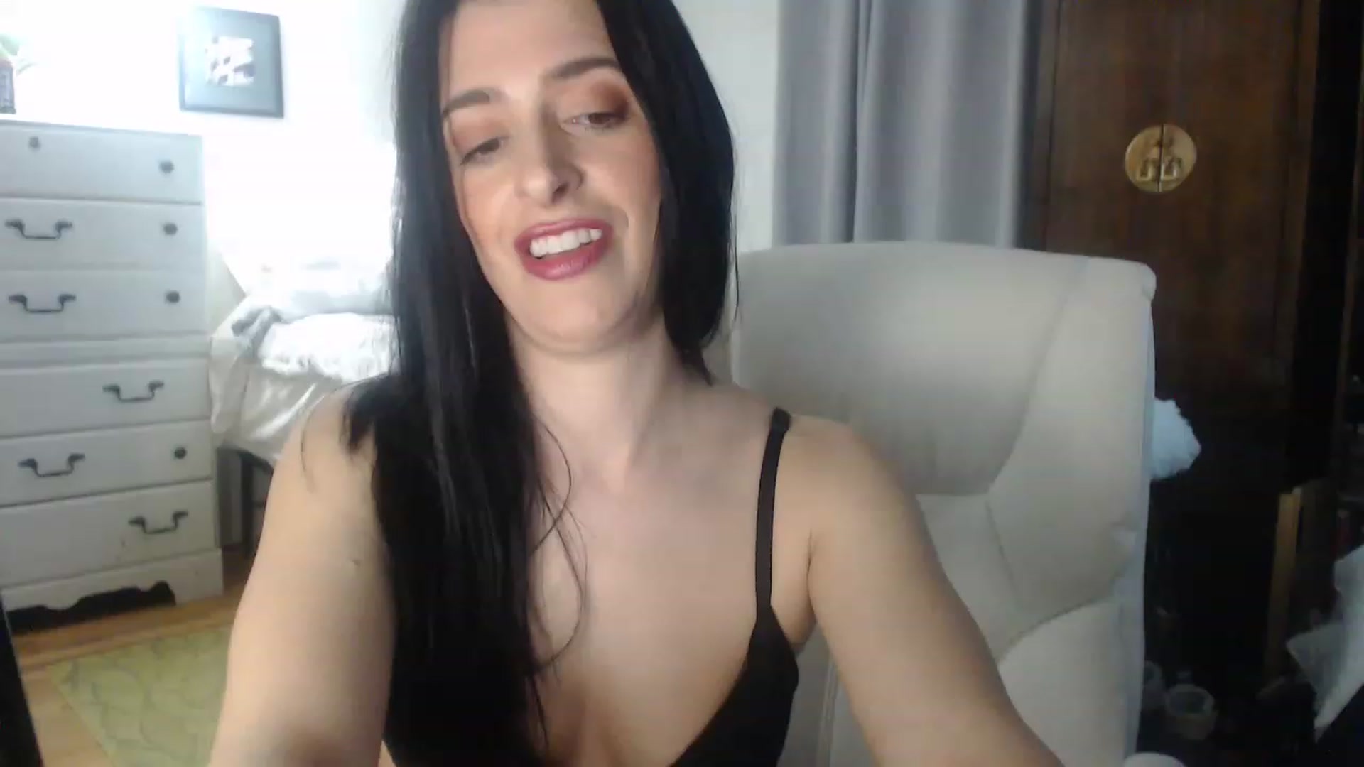 Gallery image thumbnail from Veronika_Vega's myfreecams stream on, 03/16/2023, 09:10 image 16 of 20