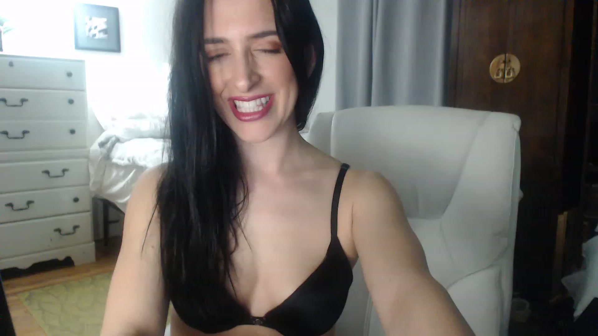 Gallery image thumbnail from Veronika_Vega's myfreecams stream on, 03/16/2023, 09:10 image 13 of 20