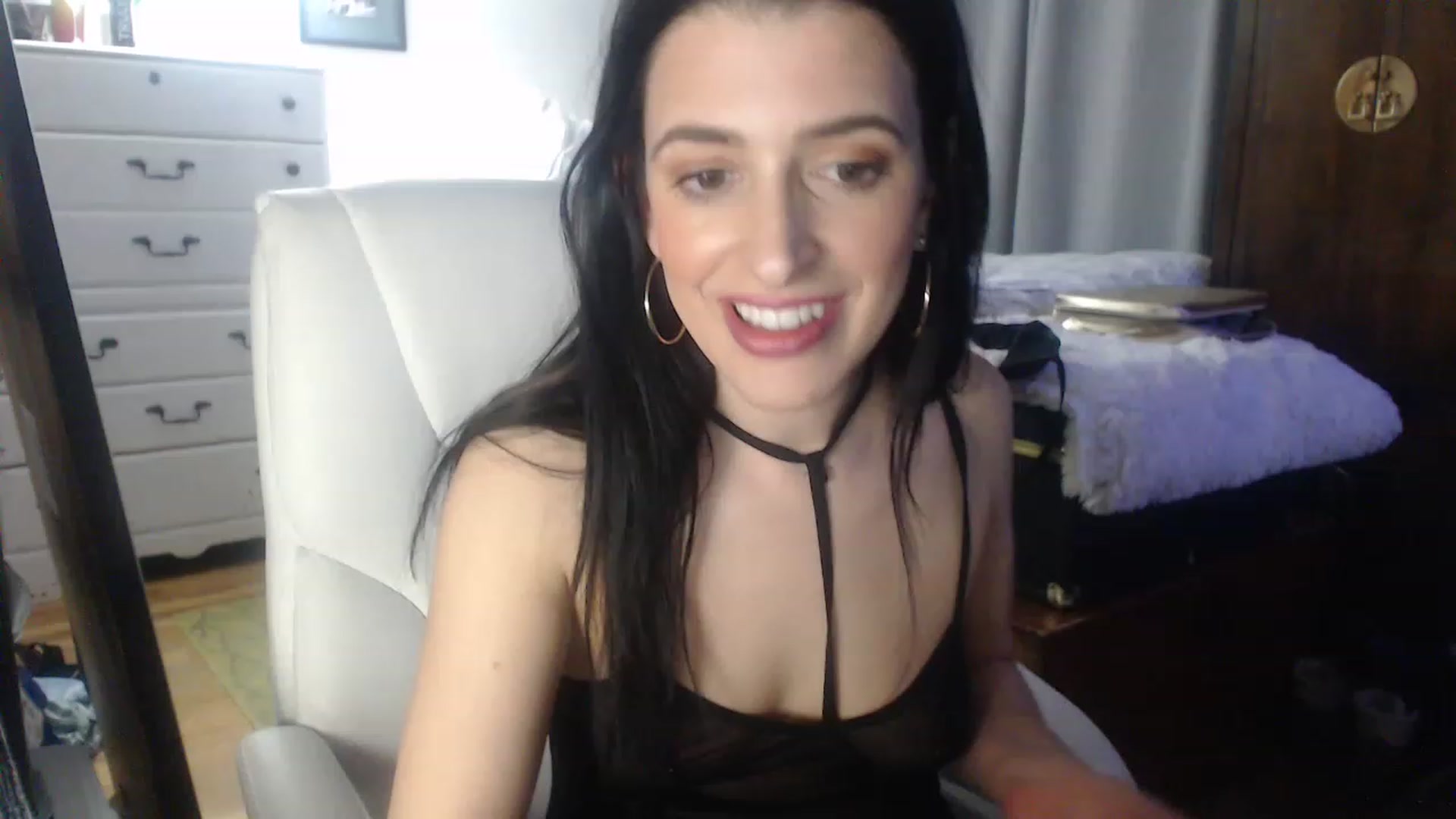 Gallery image thumbnail from Veronika_Vega's myfreecams stream on, 03/16/2023, 11:00 image 16 of 20