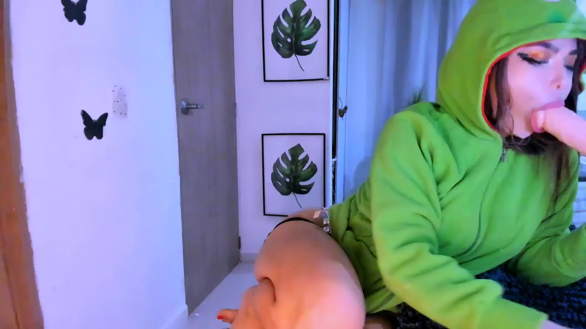 Gallery image thumbnail from Veronikahil's myfreecams stream on, 04/22/2024, 10:00 image 20 of 20