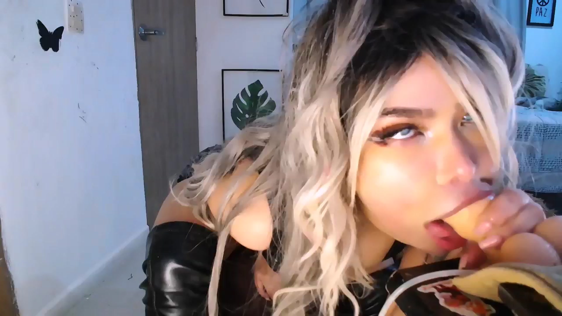 Gallery image thumbnail from Veronikahil's myfreecams stream on, 07/07/2024, 09:31 image 15 of 20