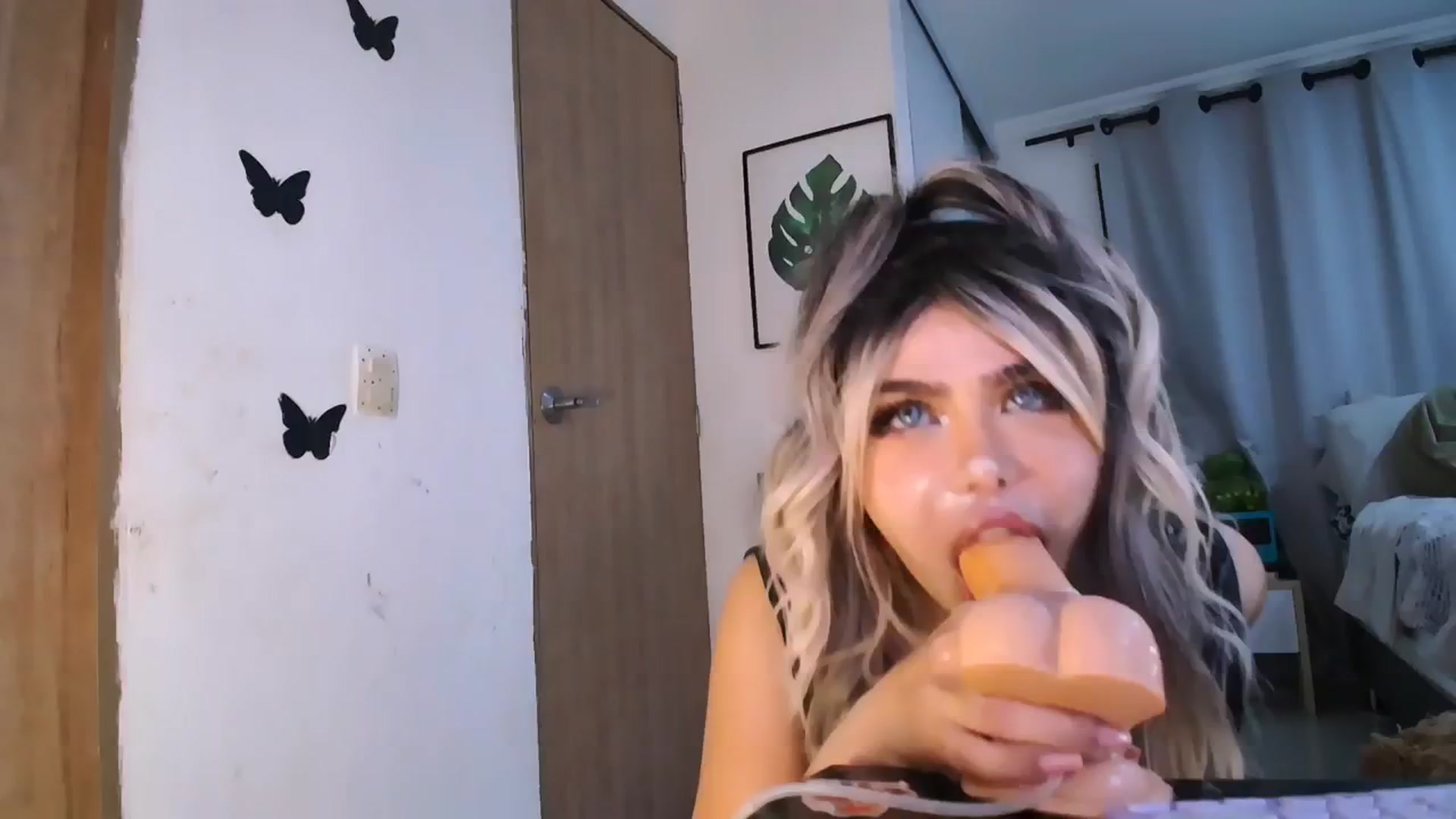 Gallery image thumbnail from Veronikahil's myfreecams stream on, 07/07/2024, 09:31 image 3 of 20