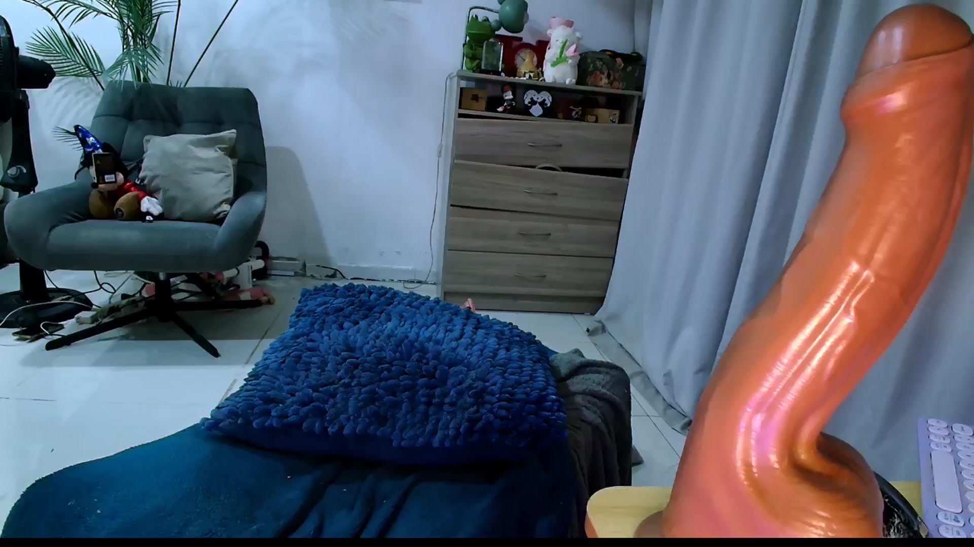 Gallery image thumbnail from Veronikahil's myfreecams stream on, 06/14/2025, 10:18 image 6 of 20