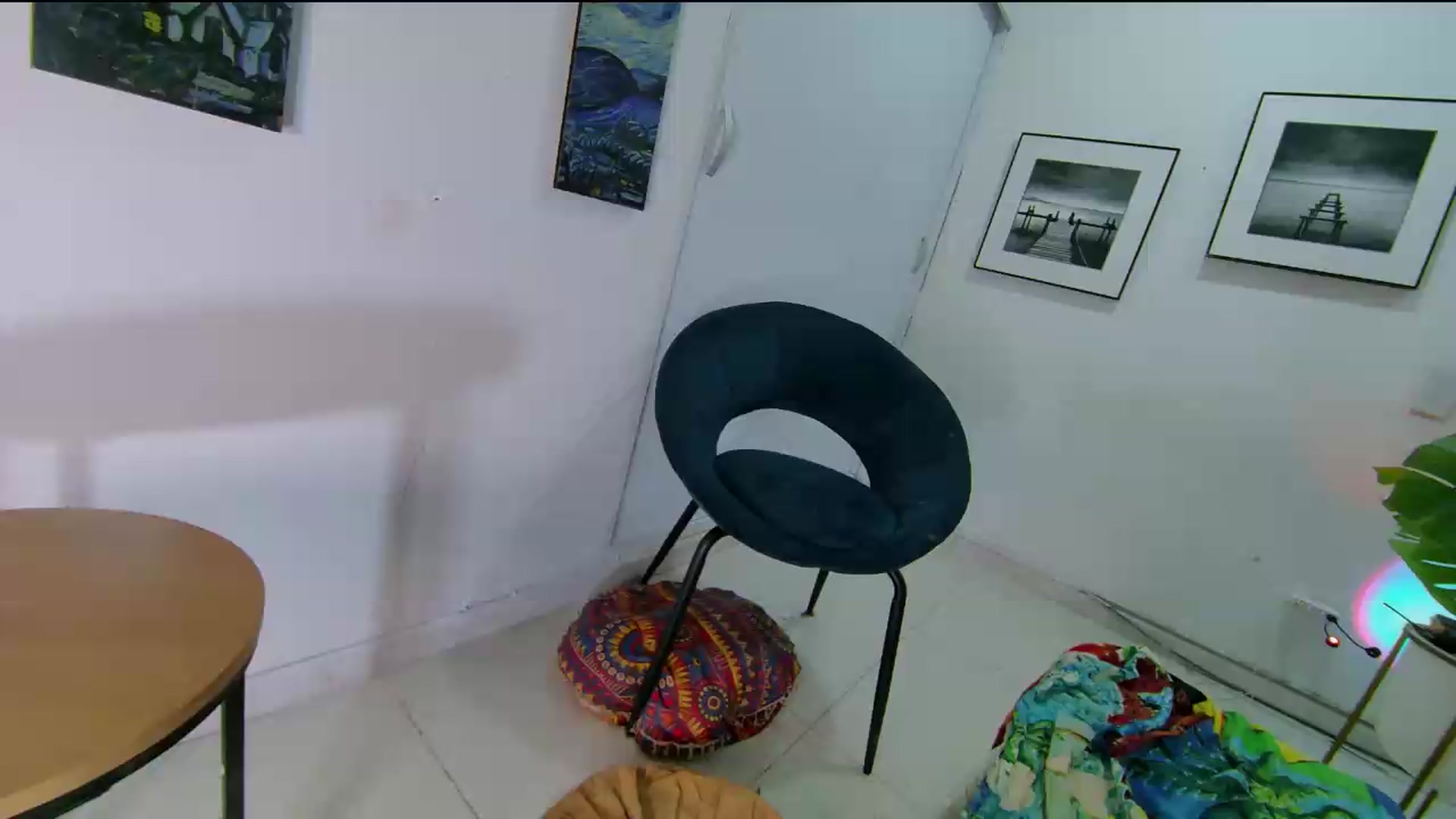 Gallery image thumbnail from Veronikahil's myfreecams stream on, 07/04/2026, 10:15 image 1 of 20