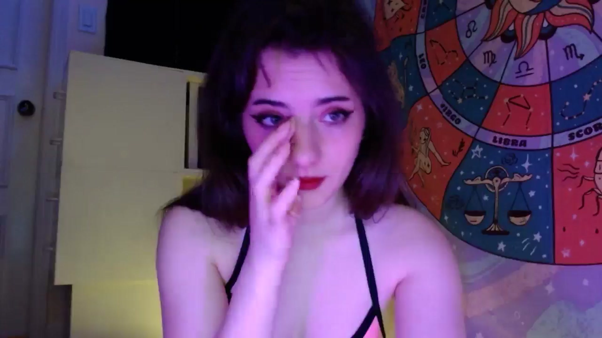 Gallery image thumbnail from VeryCherri's myfreecams stream on, 12/27/2024, 03:15 image 9 of 20