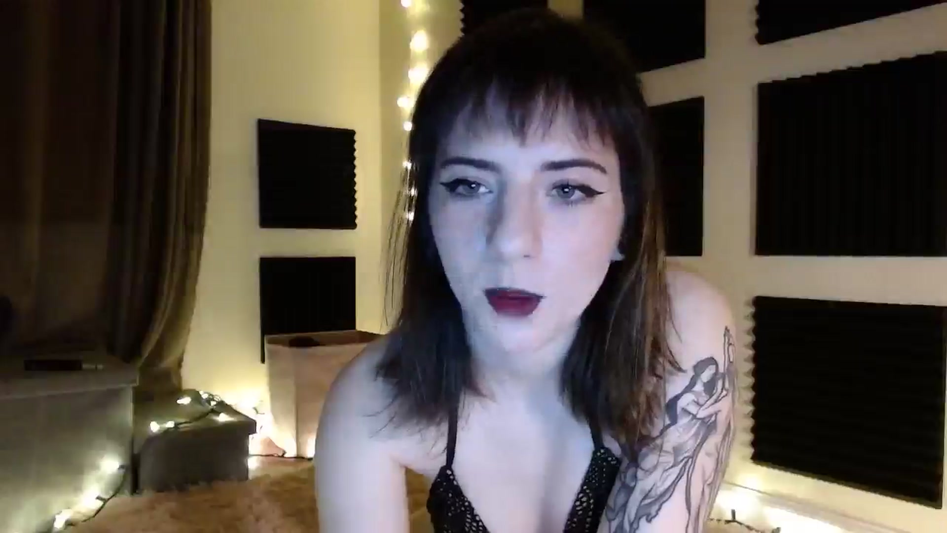 Gallery image thumbnail from VeryCherri's myfreecams stream on, 11/19/2025, 02:09 image 7 of 20
