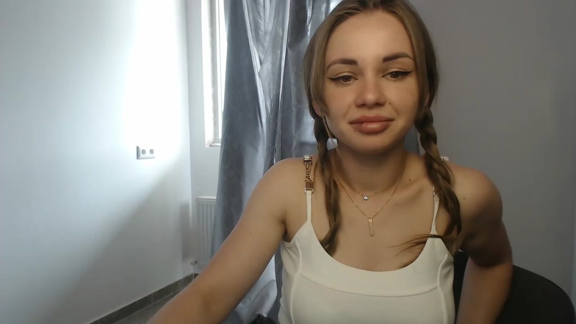 Gallery image thumbnail from VeryHotOne's myfreecams stream on, 06/03/2023, 12:08 image 7 of 20