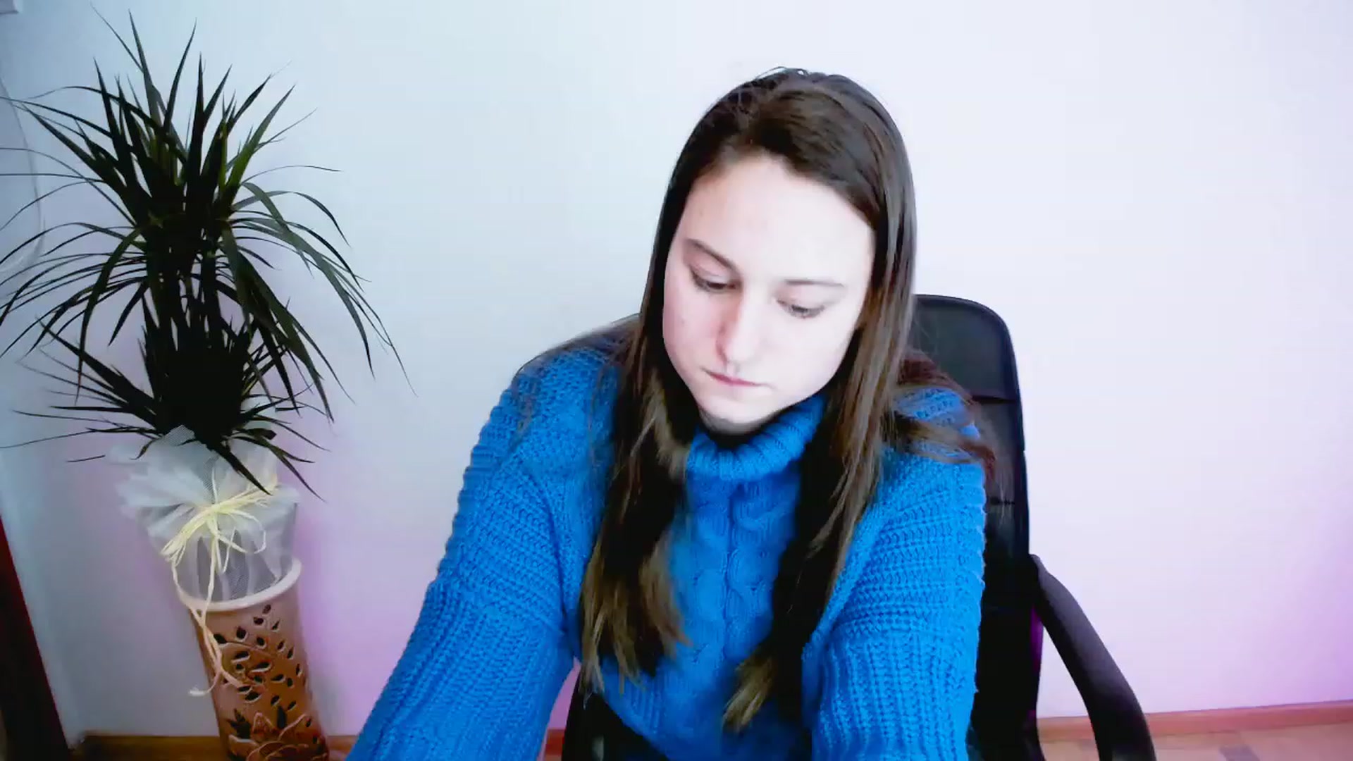 Gallery image thumbnail from Very_lovely's myfreecams stream on, 12/28/2023, 13:45 image 17 of 20