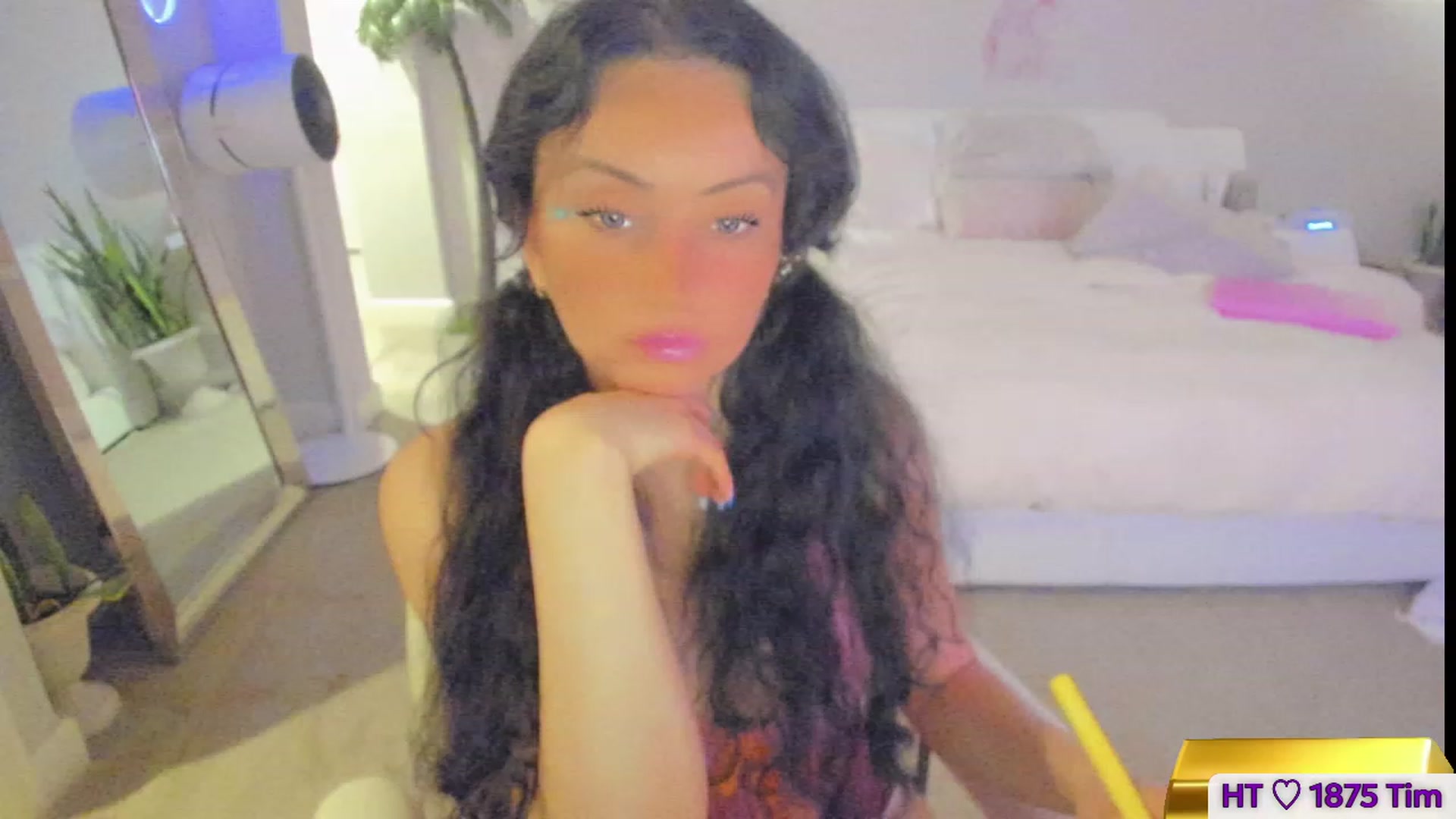 Gallery image thumbnail from Vesafine's myfreecams stream on, 07/20/2023, 08:50 image 16 of 20