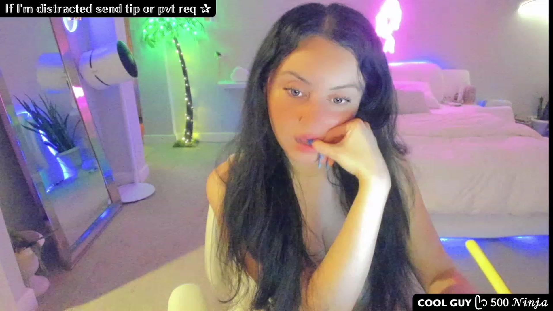 Gallery image thumbnail from Vesafine's myfreecams stream on, 07/26/2023, 08:16 image 2 of 20