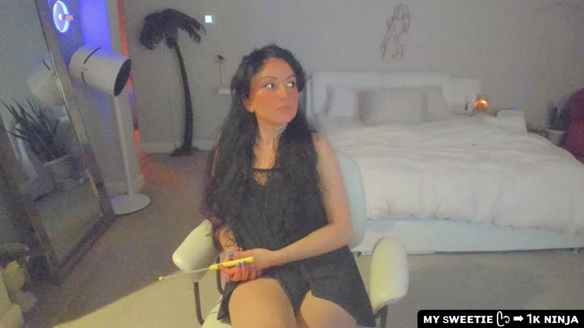 Gallery image thumbnail from Vesafine's myfreecams stream on, 07/31/2023, 10:03 image 1 of 20