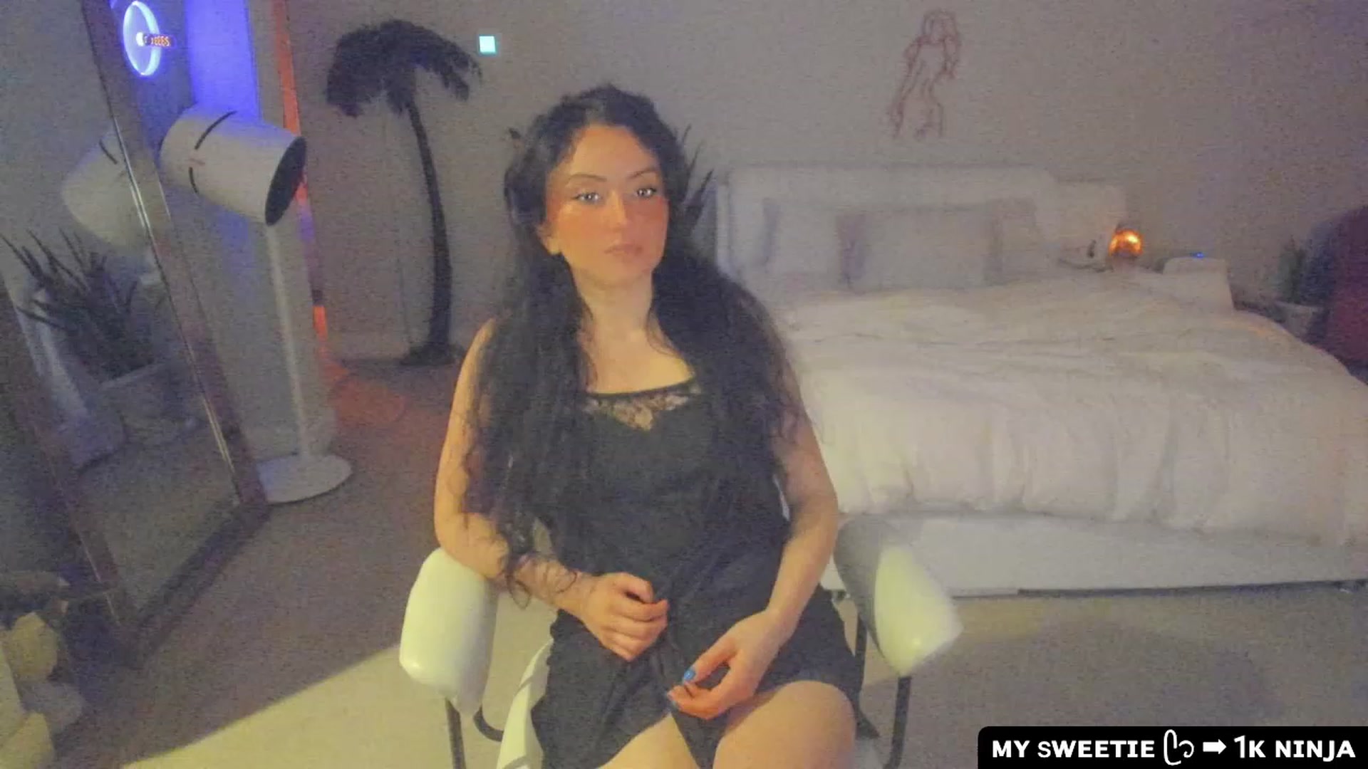 Gallery image thumbnail from Vesafine's myfreecams stream on, 07/31/2023, 10:03 image 8 of 20