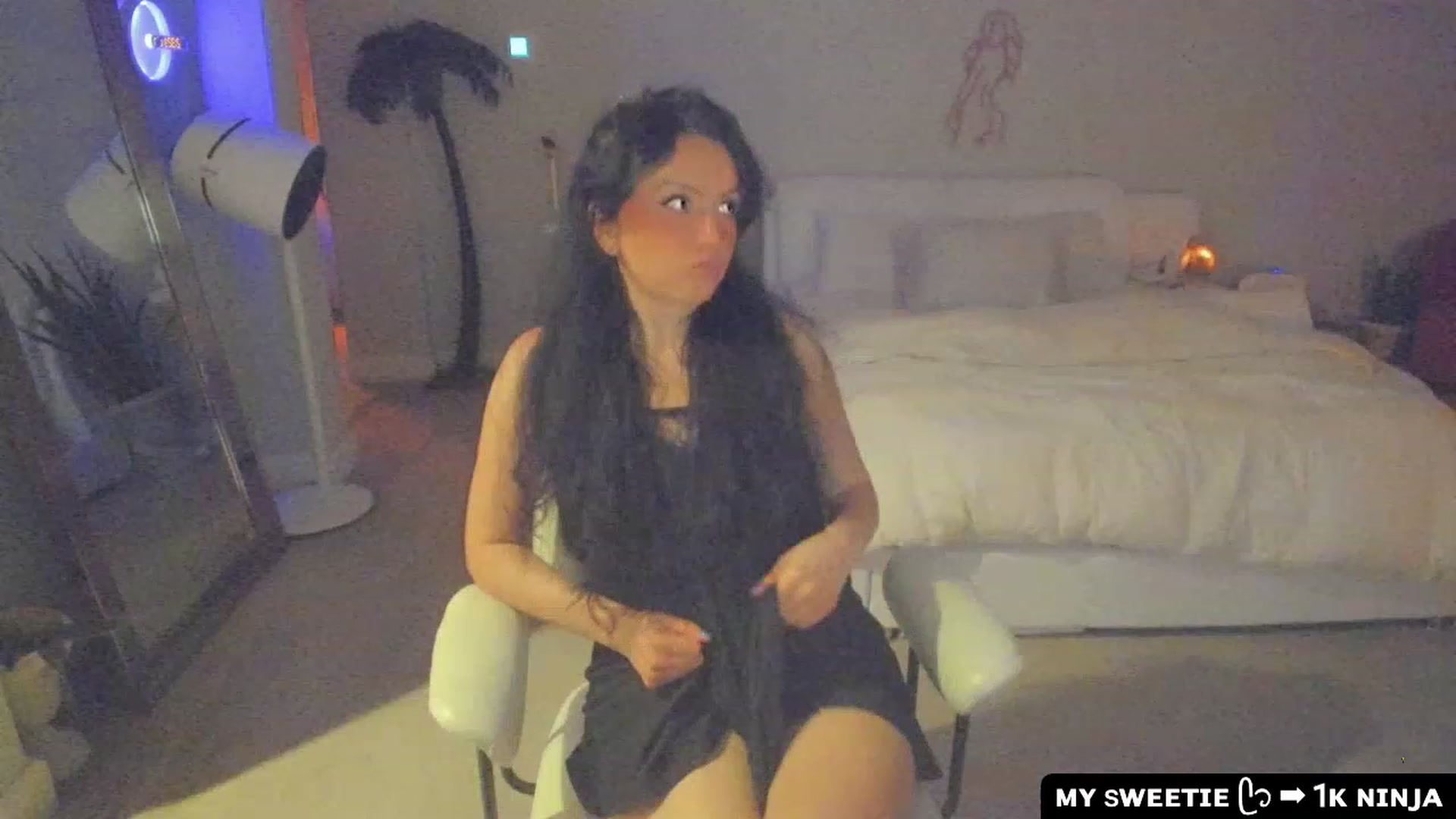 Gallery image thumbnail from Vesafine's myfreecams stream on, 07/31/2023, 10:03 image 7 of 20