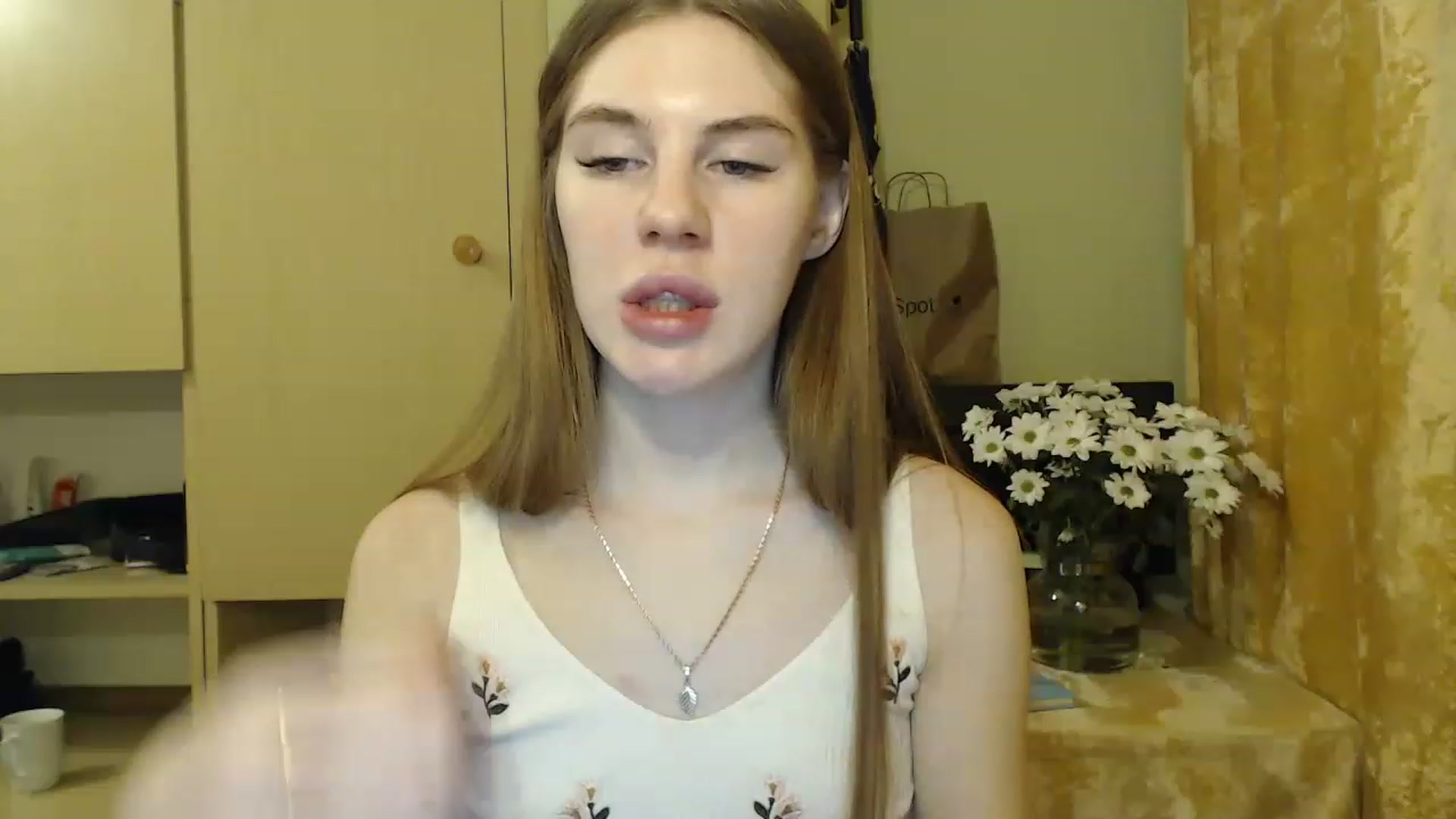Gallery image thumbnail from Vesnyshka's myfreecams stream on, 01/31/2023, 17:18 image 19 of 20