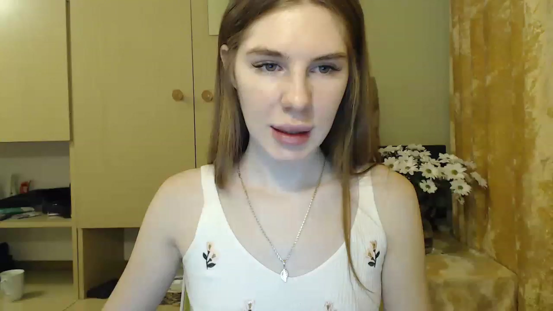 Gallery image thumbnail from Vesnyshka's myfreecams stream on, 01/31/2023, 17:18 image 2 of 20