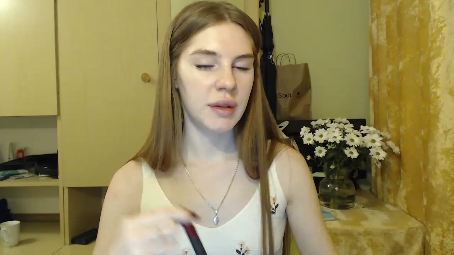 Gallery image thumbnail from Vesnyshka's myfreecams stream on, 01/31/2023, 17:18 image 20 of 20