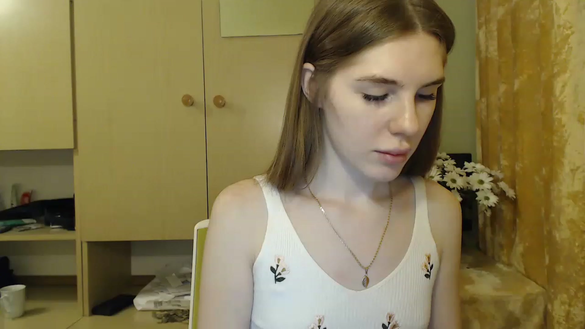 Gallery image thumbnail from Vesnyshka's myfreecams stream on, 01/31/2023, 17:18 image 13 of 20