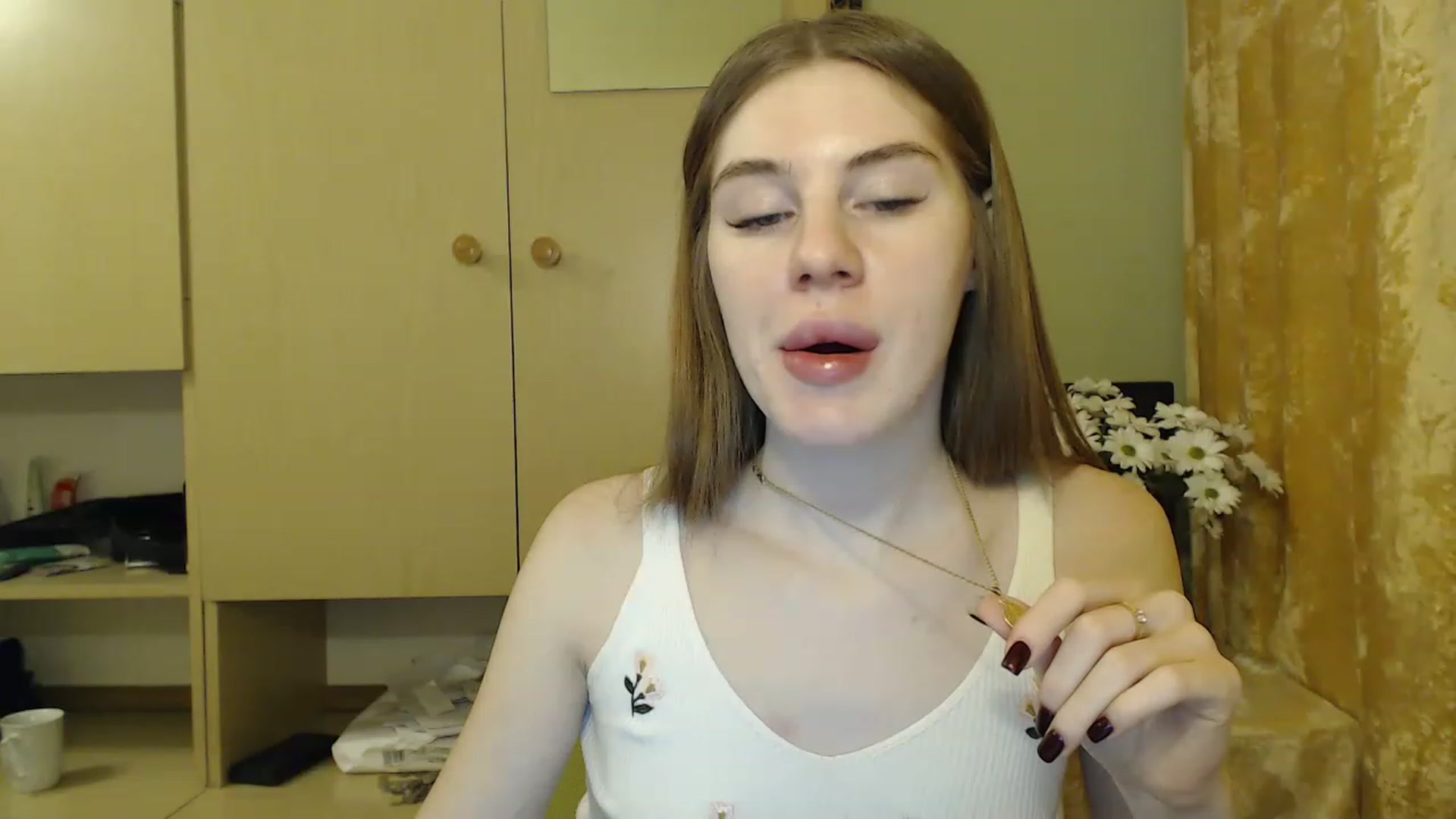 Gallery image thumbnail from Vesnyshka's myfreecams stream on, 01/31/2023, 17:18 image 15 of 20