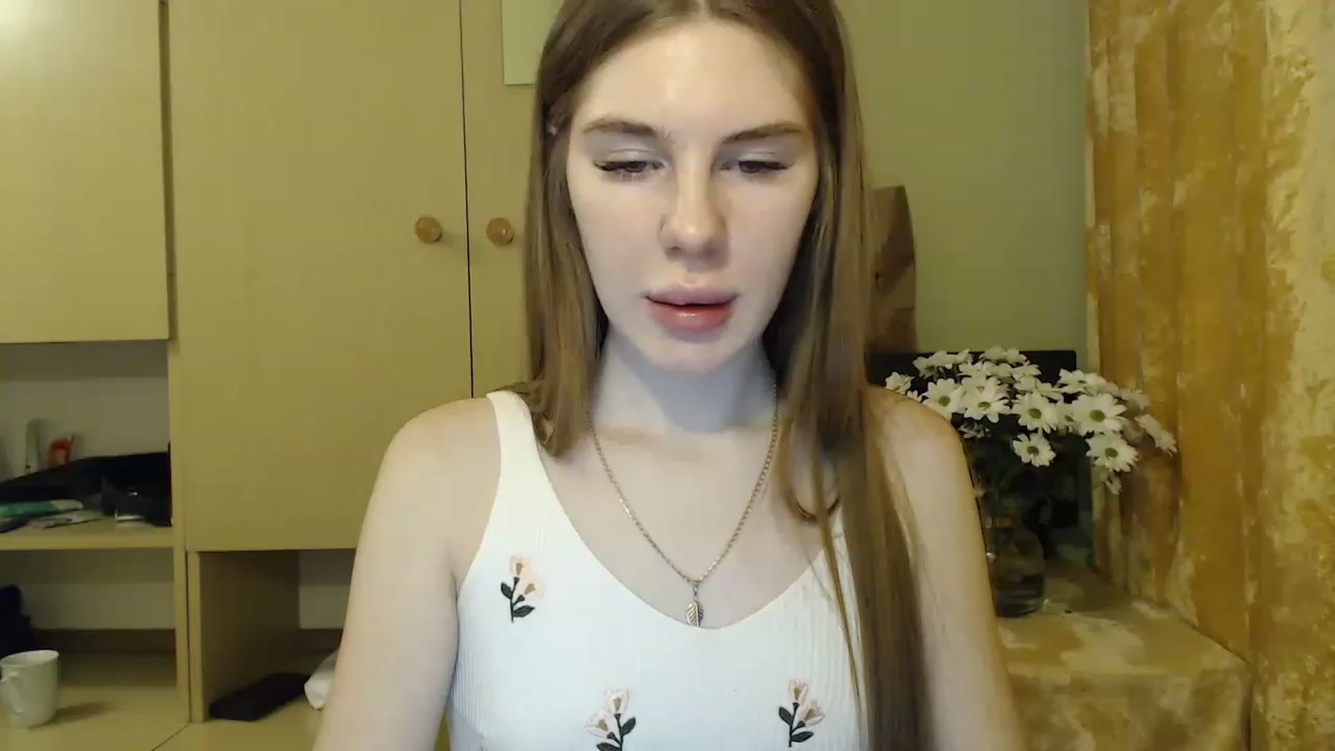 Gallery image thumbnail from Vesnyshka's myfreecams stream on, 01/31/2023, 17:18 image 4 of 20