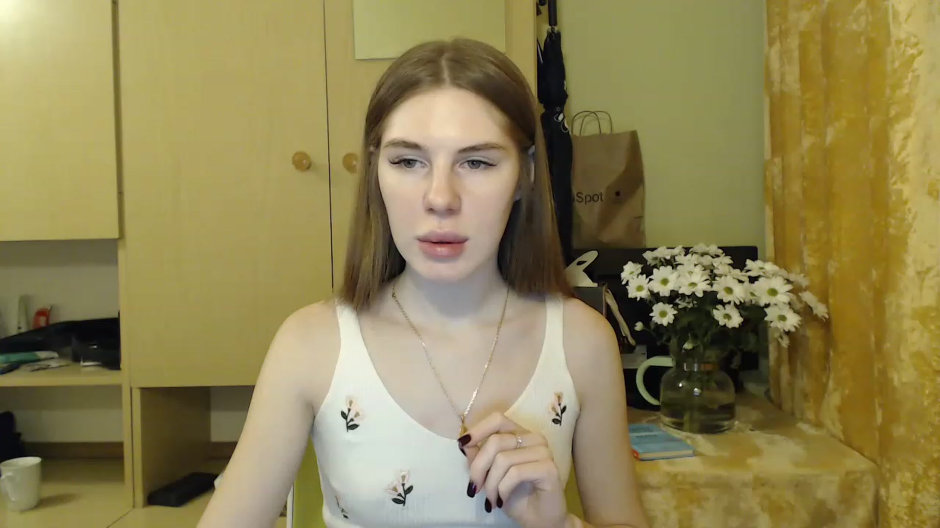 Gallery image thumbnail from Vesnyshka's myfreecams stream on, 01/31/2023, 17:18 image 14 of 20