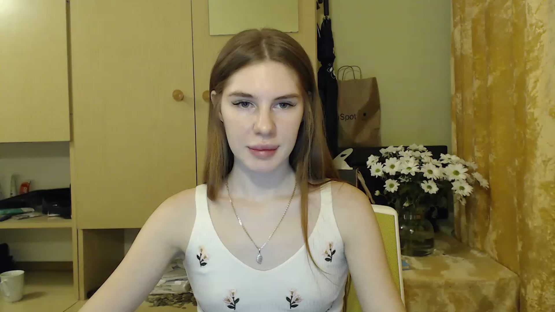 Gallery image thumbnail from Vesnyshka's myfreecams stream on, 01/31/2023, 17:18 image 1 of 20