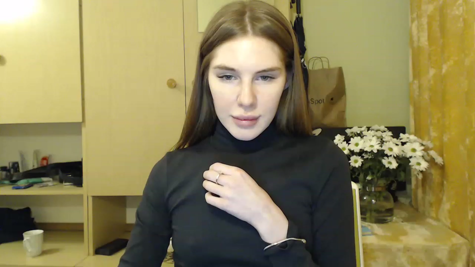 Gallery image thumbnail from Vesnyshka's myfreecams stream on, 01/31/2023, 19:59 image 7 of 20