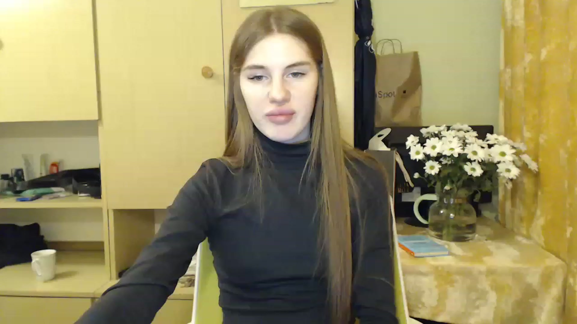 Gallery image thumbnail from Vesnyshka's myfreecams stream on, 01/31/2023, 19:59 image 12 of 20