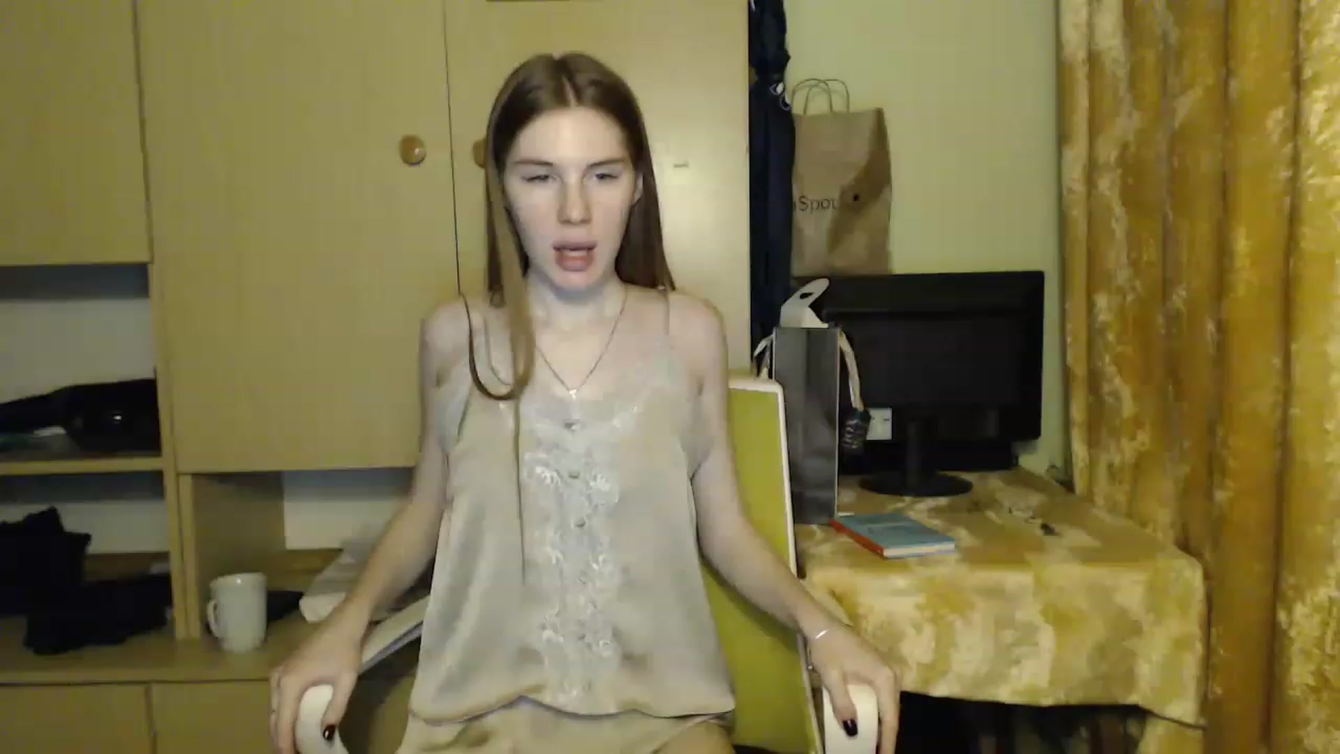 Gallery image thumbnail from Vesnyshka's myfreecams stream on, 02/03/2023, 17:40 image 17 of 20