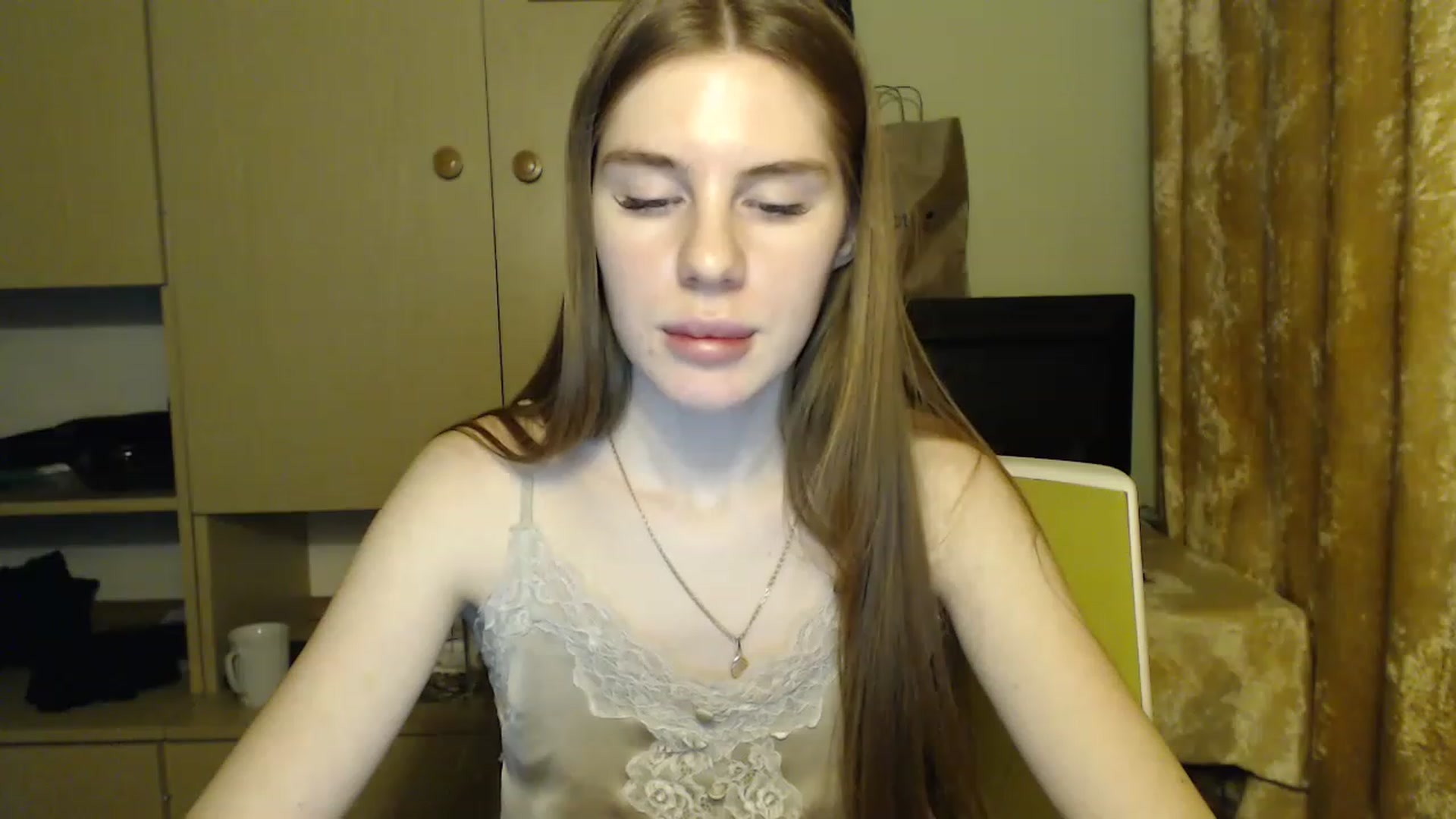 Gallery image thumbnail from Vesnyshka's myfreecams stream on, 02/03/2023, 17:40 image 16 of 20
