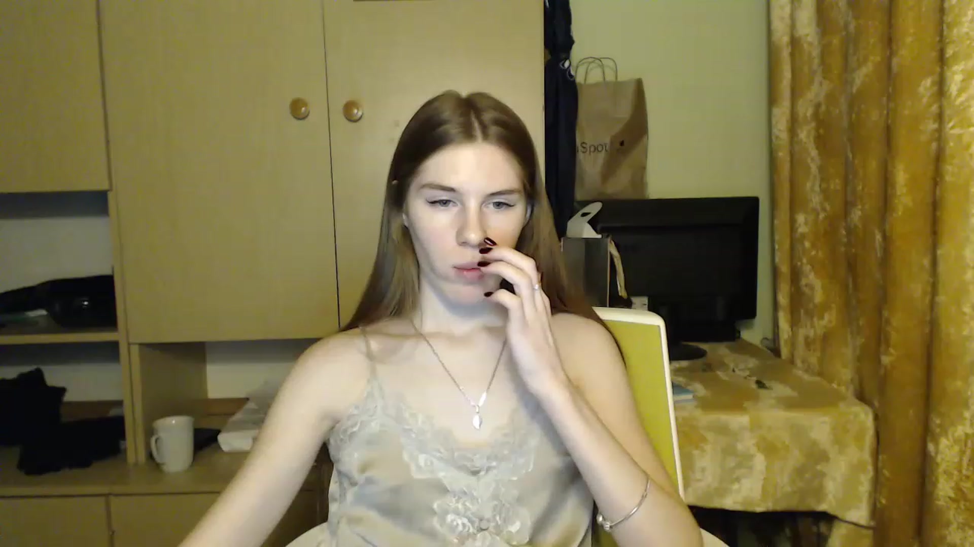 Gallery image thumbnail from Vesnyshka's myfreecams stream on, 02/03/2023, 17:40 image 7 of 20