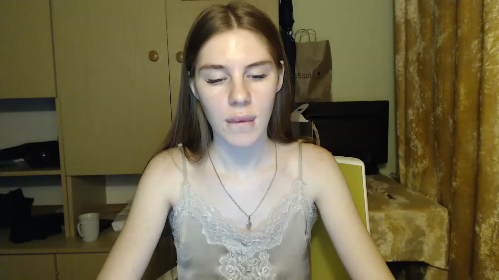 Gallery image thumbnail from Vesnyshka's myfreecams stream on, 02/03/2023, 17:40 image 15 of 20