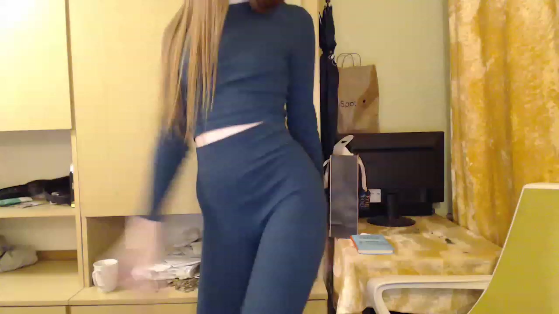 Gallery image thumbnail from Vesnyshka's myfreecams stream on, 02/05/2023, 17:44 image 9 of 20