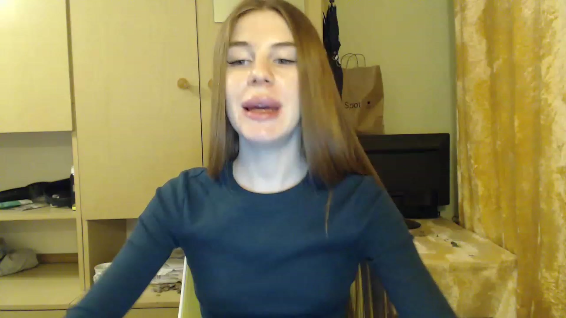 Gallery image thumbnail from Vesnyshka's myfreecams stream on, 02/05/2023, 17:44 image 1 of 20